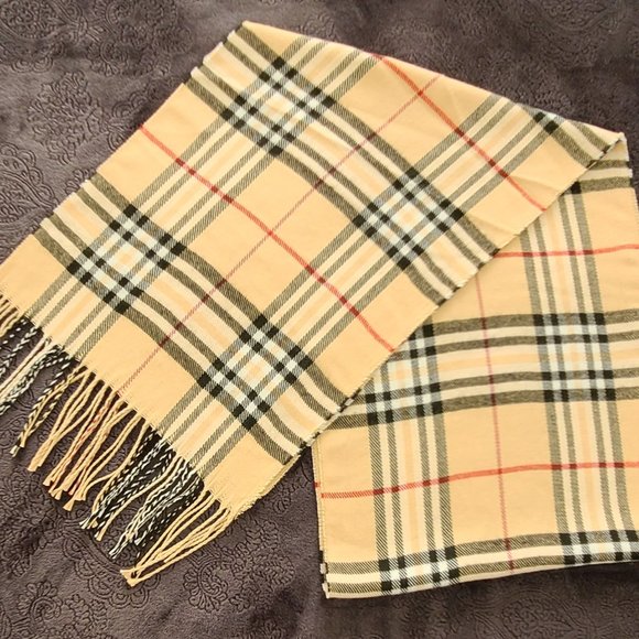 NEW - Soft and Cozy Plaid Mix Scarf  - One size - Picture 6 of 9